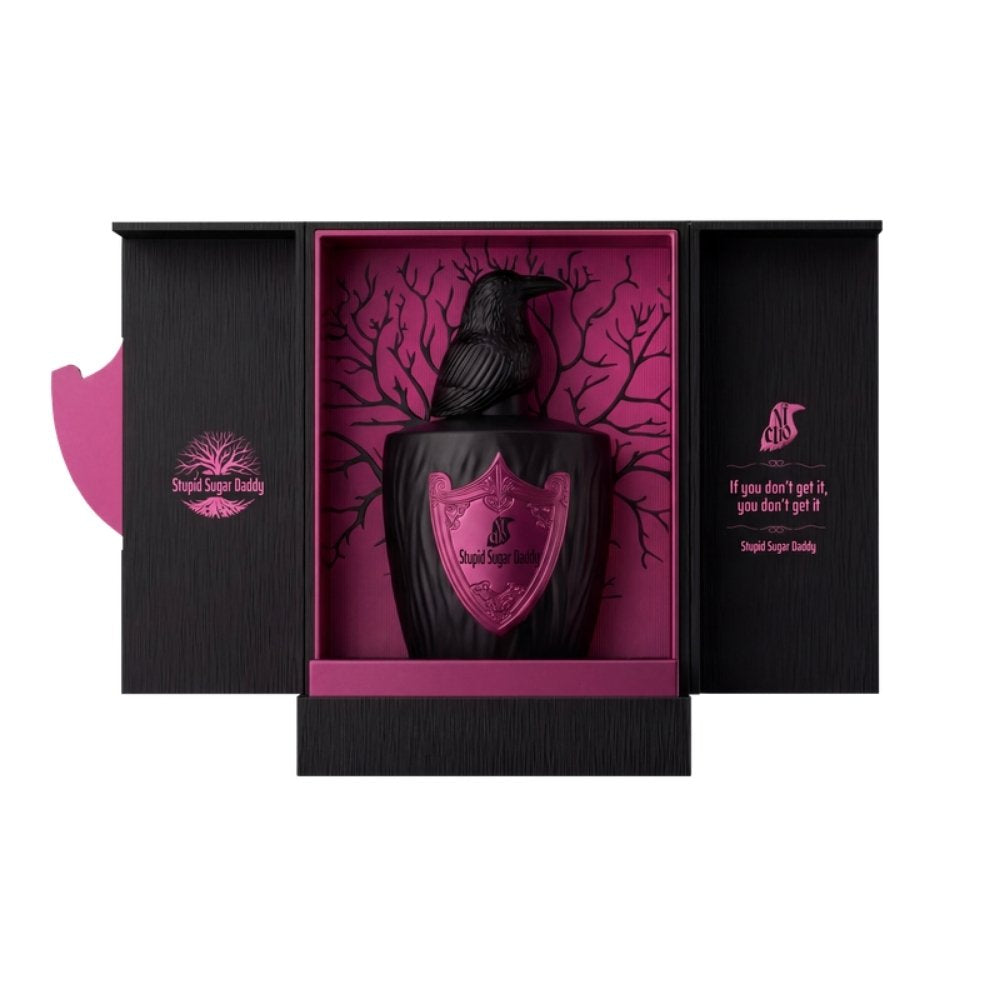 Stupid Sugar Daddy en su estuche de presentación abierto